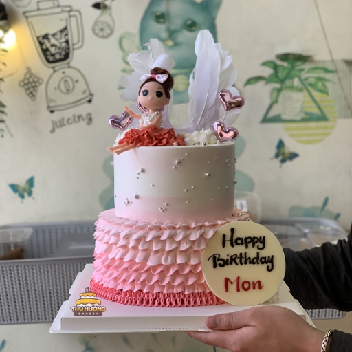 Bánh sinh nhật 2 tầng trang trí công chúa