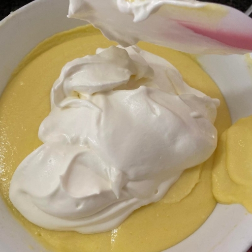 Trộn sữa bắp với whipping cream
